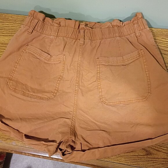 Universal Thread High Rise Paper Bag Shorts - Picture 2 of 6